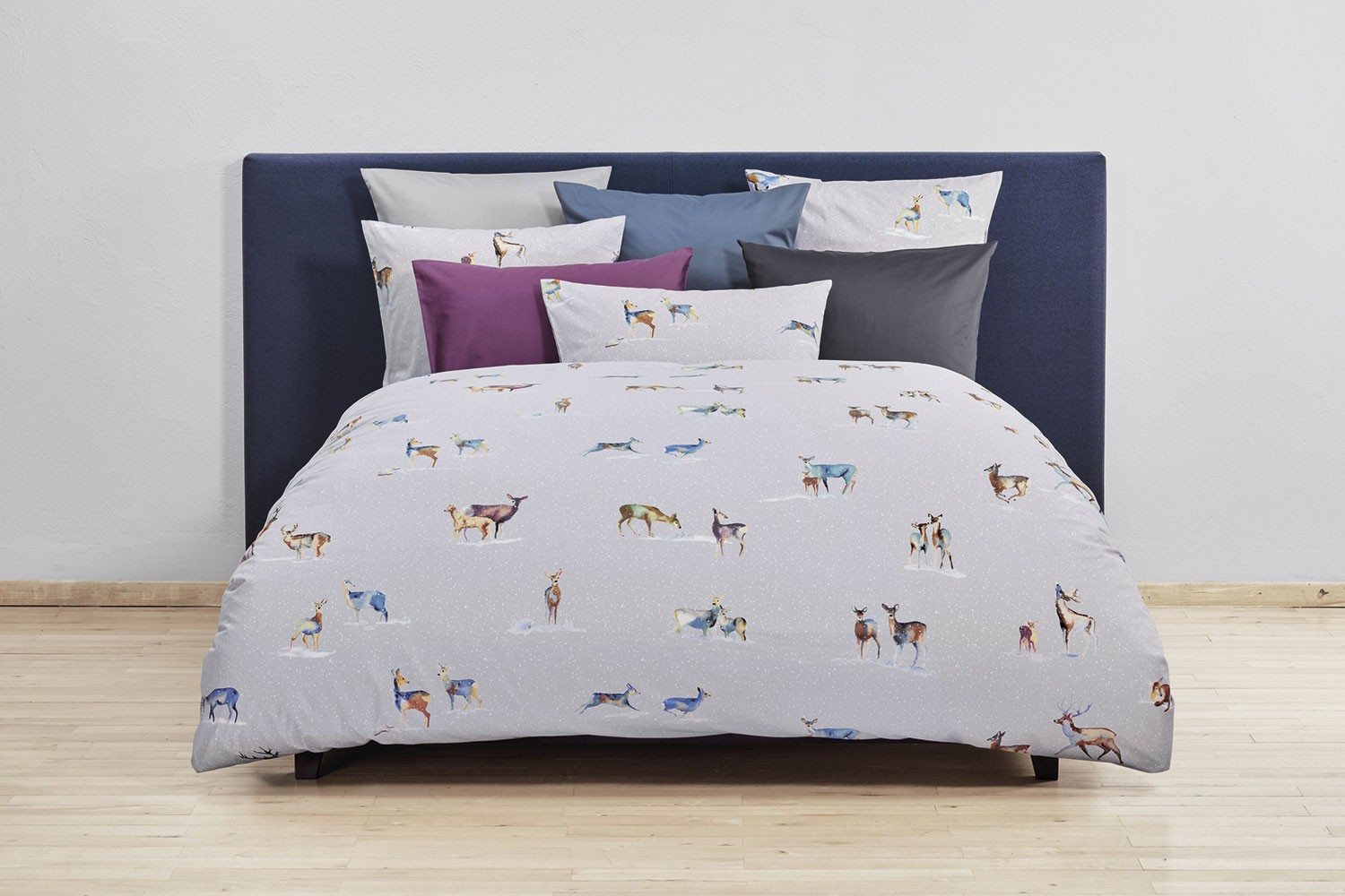 Chr. Fischbacher Satin Deckenbezug It' Snowing My Deer B27